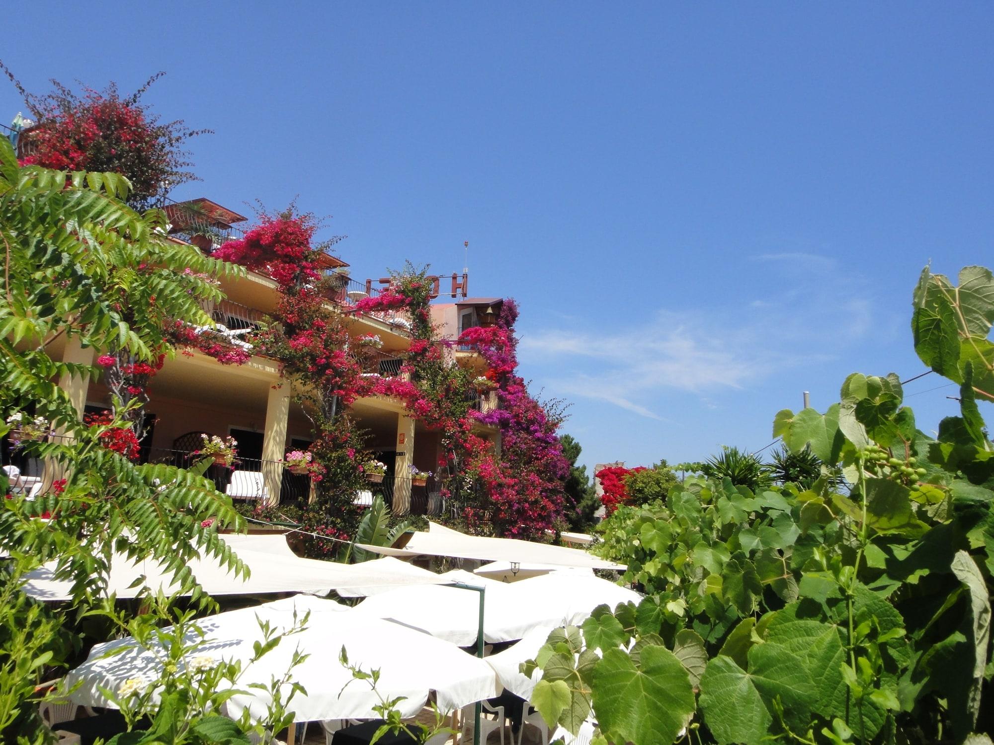 Domus De Janas Sul Mare Hotel Bari Sardo Exterior photo